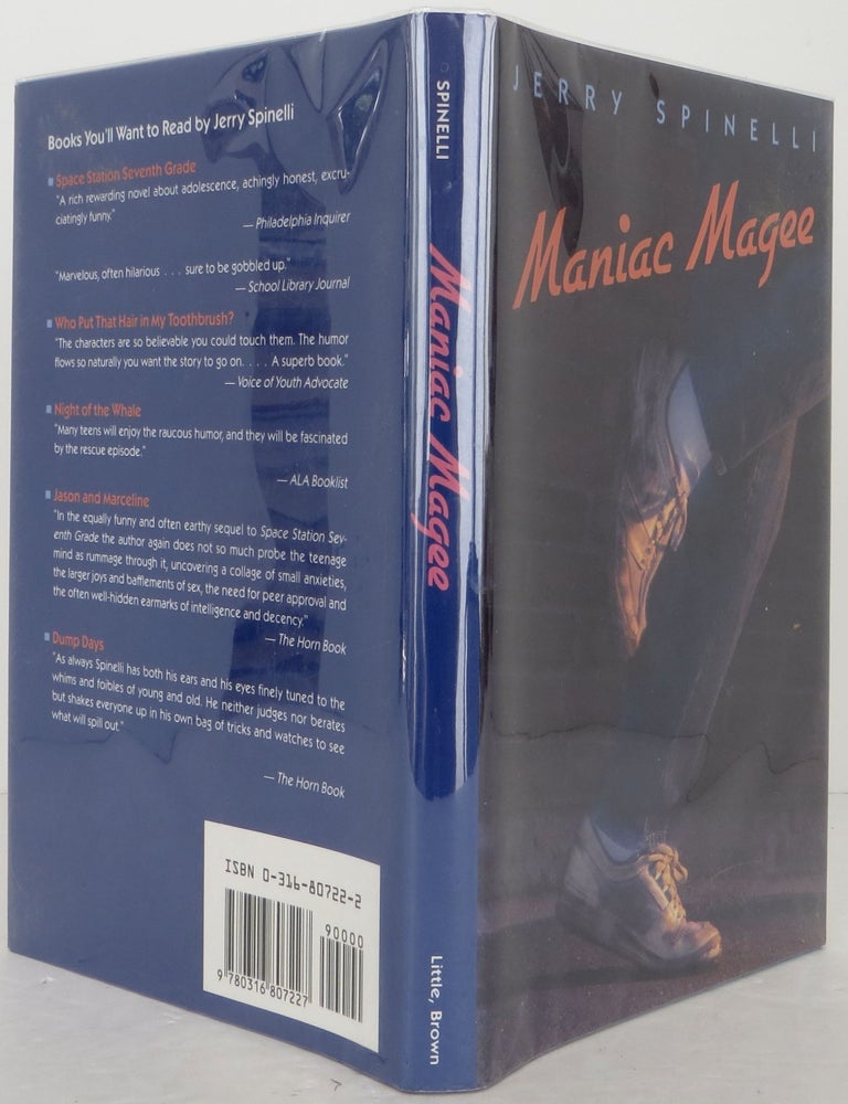 Item #2411020 Maniac Magee. Jerry Spinelli.